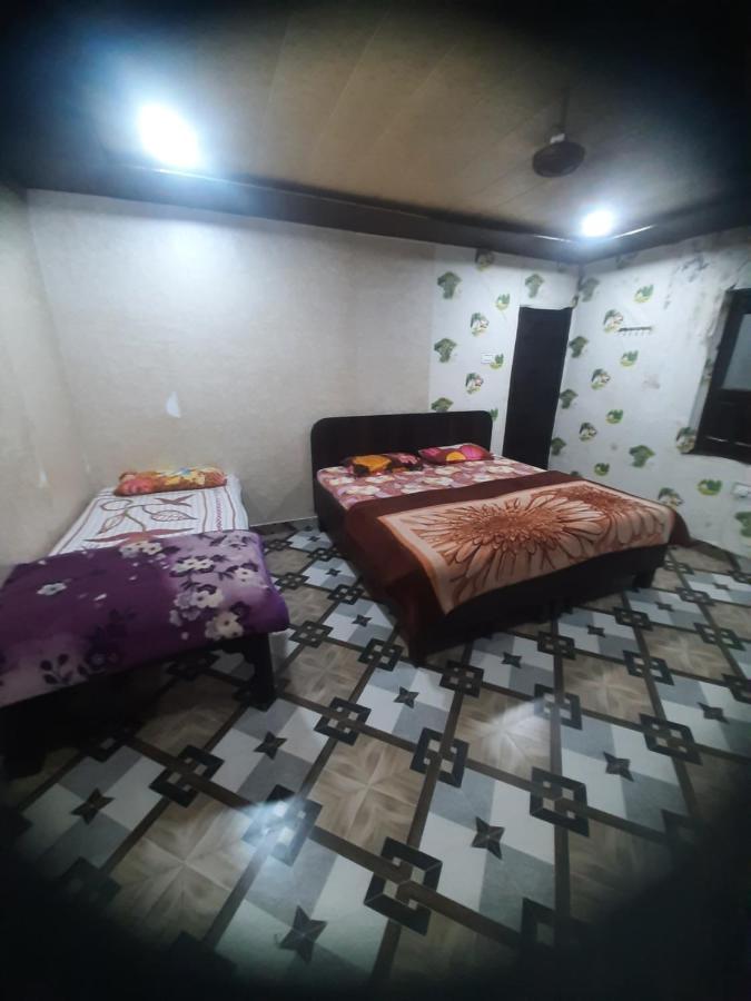 מטורה Shri Haridas Dham מראה חיצוני תמונה